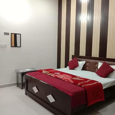 Ramam Hotel By Naavagat 700Mtr From Shri Ram Janambhumi Ayodhya Bagian luar foto