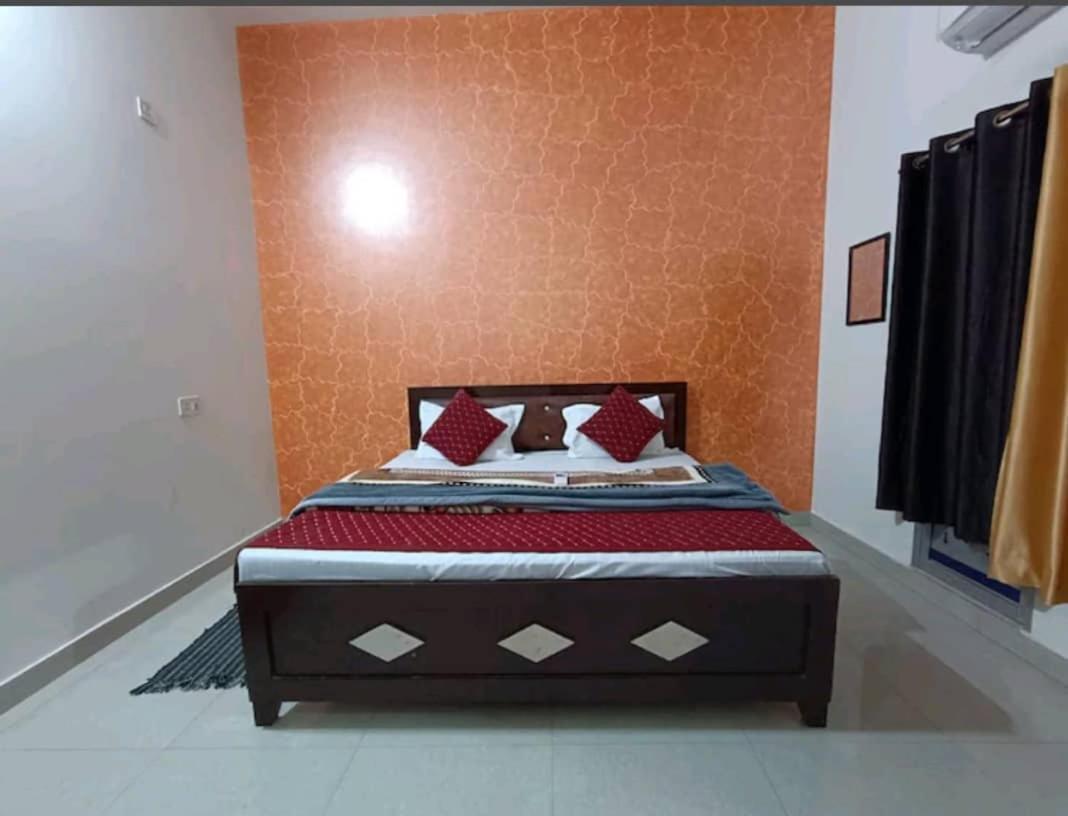 Ramam Hotel By Naavagat 700Mtr From Shri Ram Janambhumi Ayodhya Bagian luar foto