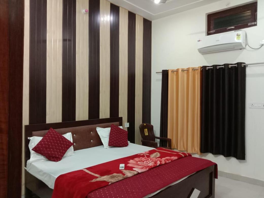 Ramam Hotel By Naavagat 700Mtr From Shri Ram Janambhumi Ayodhya Bagian luar foto